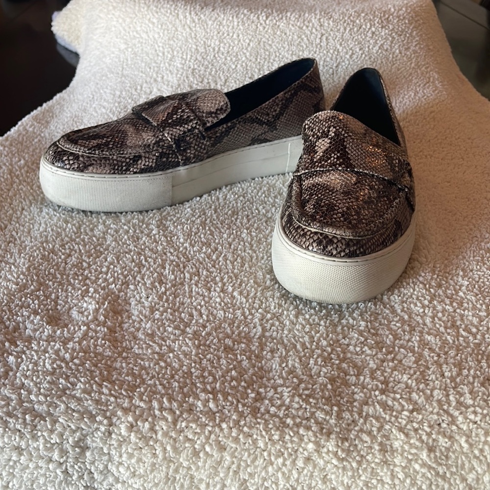 Faux snakeskin aslip-on shoe